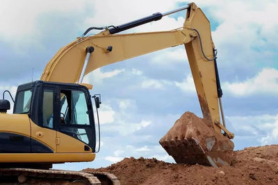 攻城兵工程機械租賃都搞共享經(jīng)濟了,共享挖掘機設備出租已啟動!