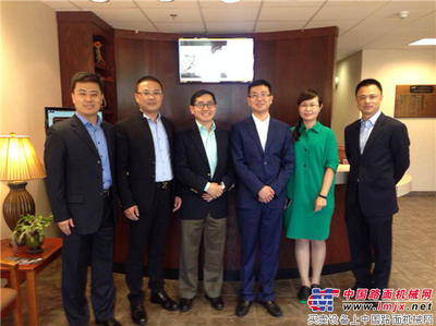 赴美考察紀(jì)實(shí):眾鼎考察團(tuán)近距離看捷爾杰-工程機(jī)械動(dòng)態(tài)-中國路面機(jī)械網(wǎng)