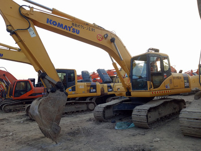 二手挖掘機(jī),二手進(jìn)口小松PC200-7,實(shí)地實(shí)景拍攝,原創(chuàng)!